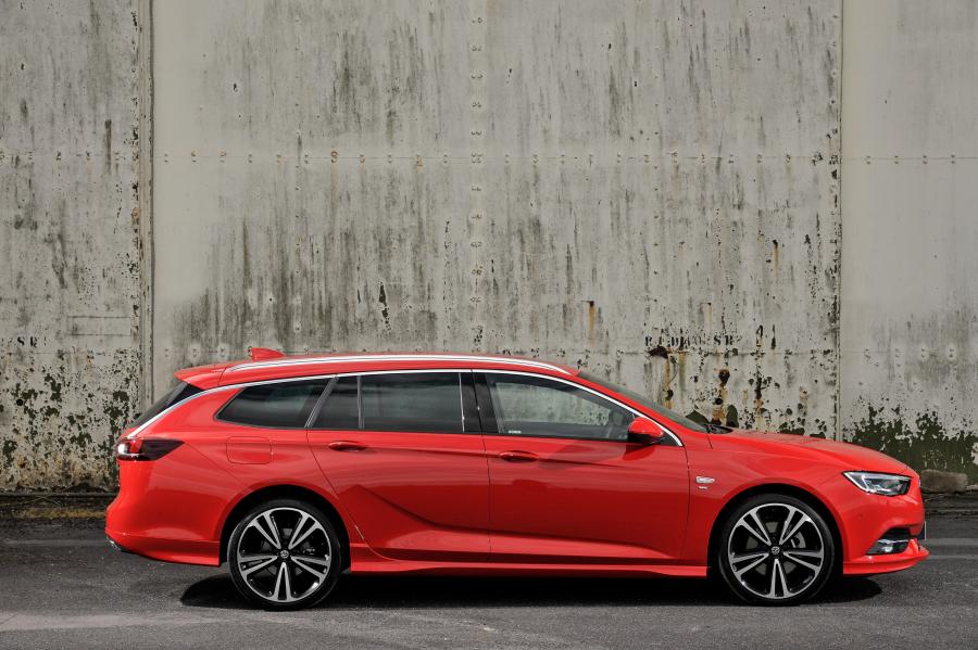  Vauxhall Insignia SRi Sports Tourer 2017 года  (фото 9 из 20)